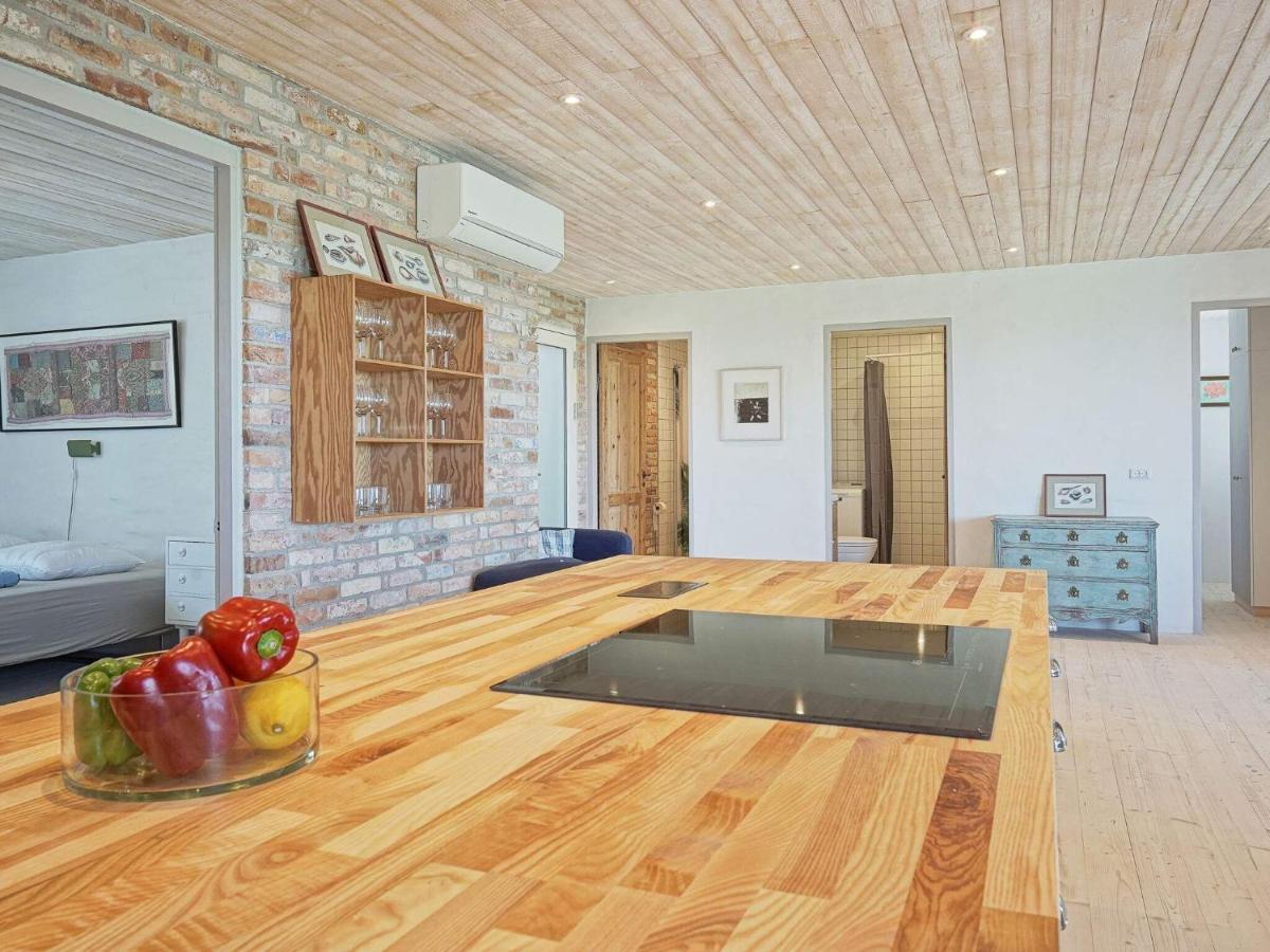 6 Person Holiday Home In Svaneke Esterno foto