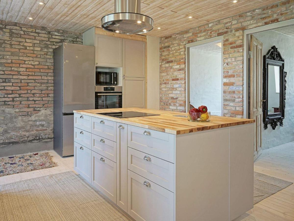 6 Person Holiday Home In Svaneke Esterno foto
