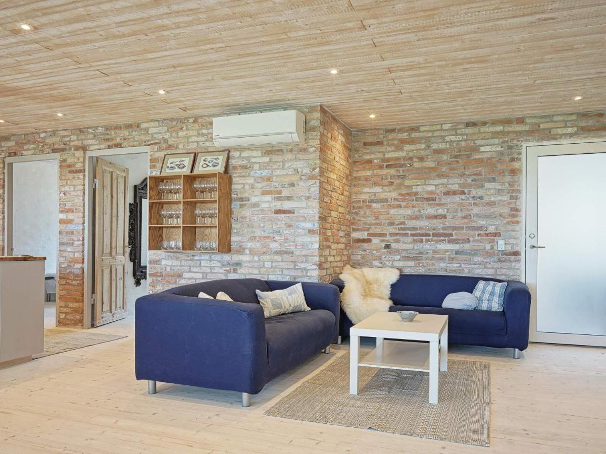 6 Person Holiday Home In Svaneke Esterno foto